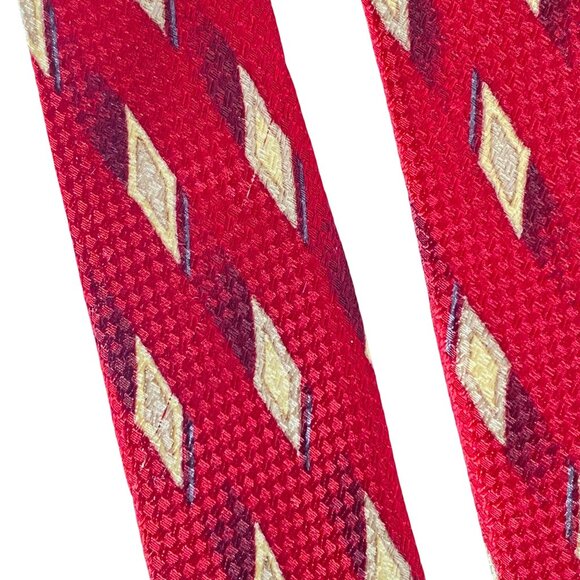 Echo 100% Silk Mens Red Diamond Pattern Necktie Geometric Design 60.5in x 3.9in - Picture 7 of 7